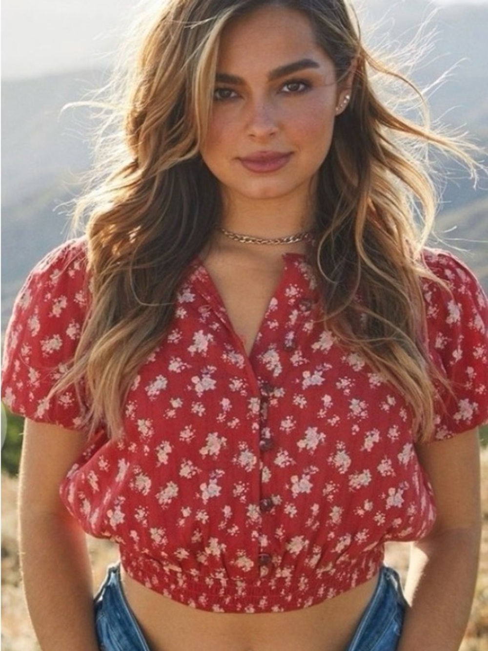 American eagle Women's Red Floral Button-Front Crop Top